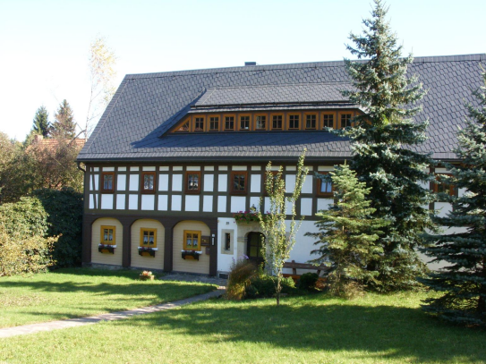 Hornolužický hrázděný dům v lázeňském městečku Jonsdorf