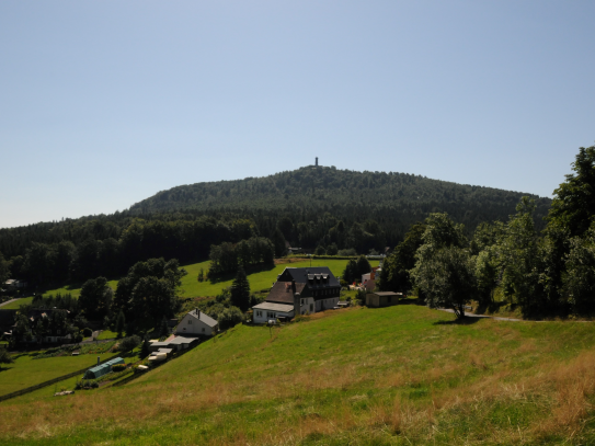 Hain mit Hausberg Hochwald